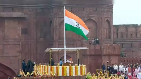 गृह मंत्रालय का नया प्रोटोकॉल: वंदे मातरम के सभी 6 छंद अब सरकारी कार्यक्रमों में अनिवार्य, जानें पूरा नियम