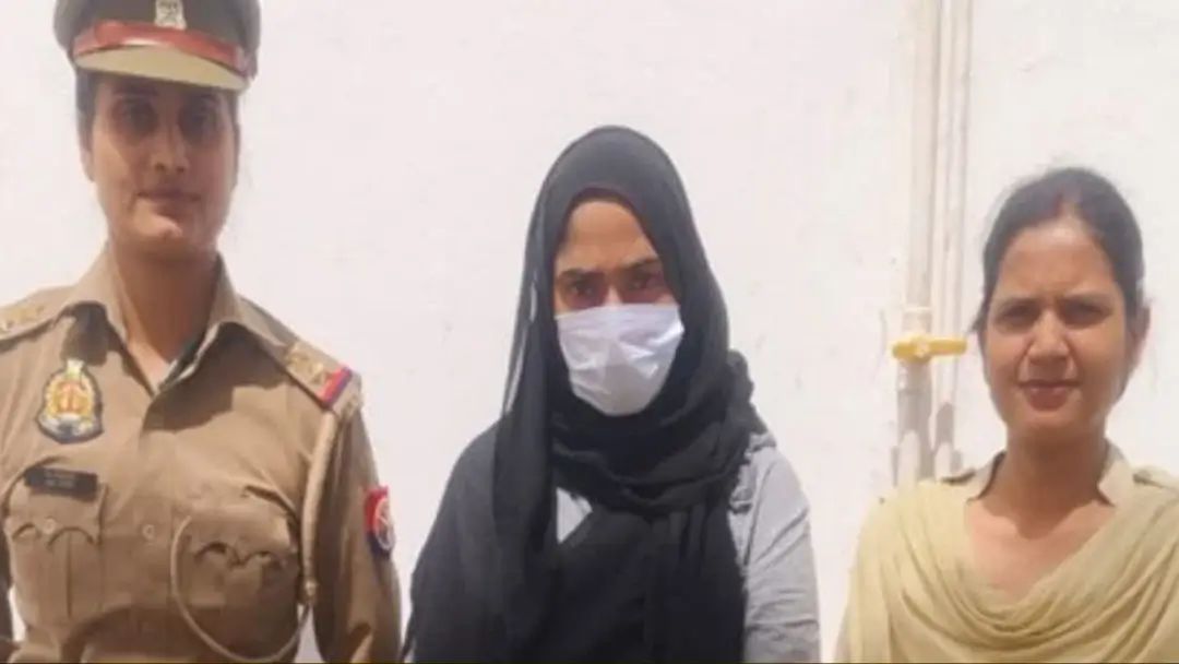 यूपी पुलिसकर्मी यूपी पुलिसकर्मी